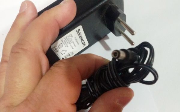 Fonte Alimentação 12V de 2A Bivolt para diversos aparelhos