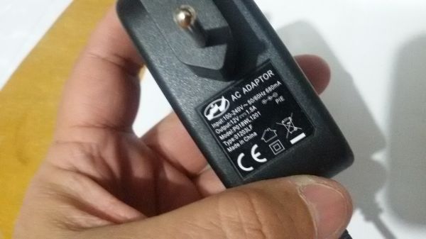 Fonte Alimentação 12V de 1.5A Bivolt para diversos aparelhos