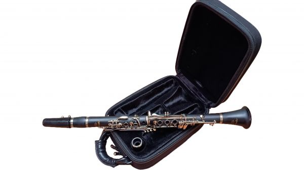 Clarinete  Dó (C) 17 Chaves Níquel Corpo em Ebonite Modelo SCHCL-004 Schieffer