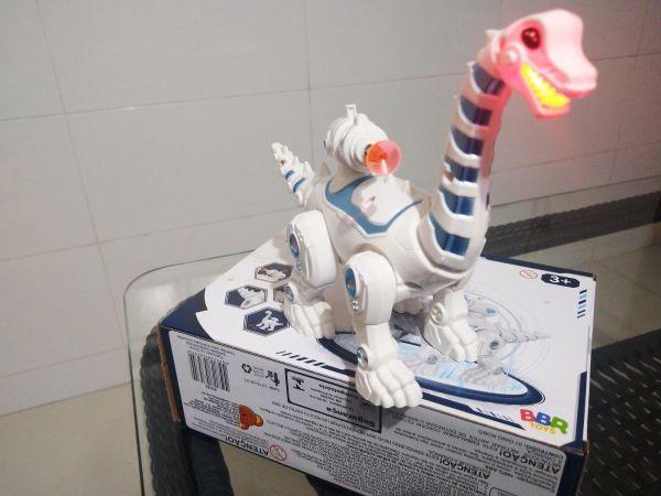 Dinossauro Robô BBR Toys Braquiossauro Com Movimentos Luzes e Som